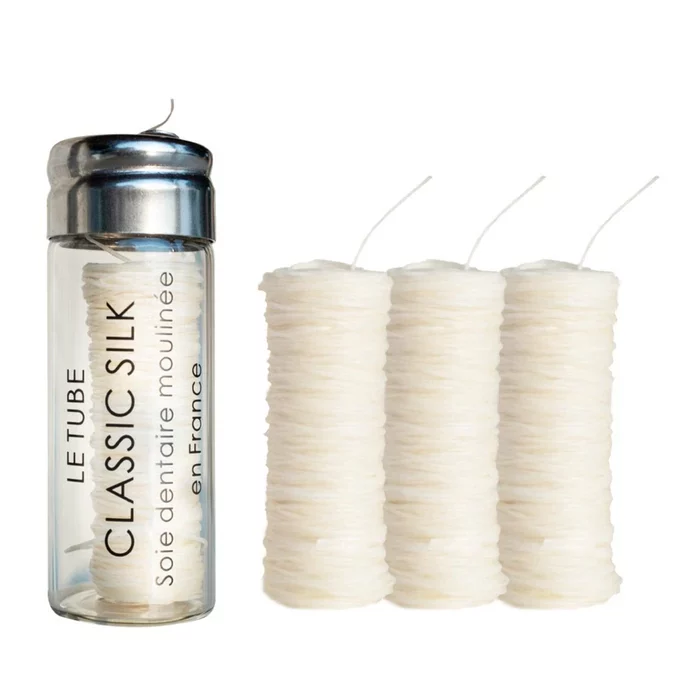 Zoom sur le fil dentaire « Le Tube »